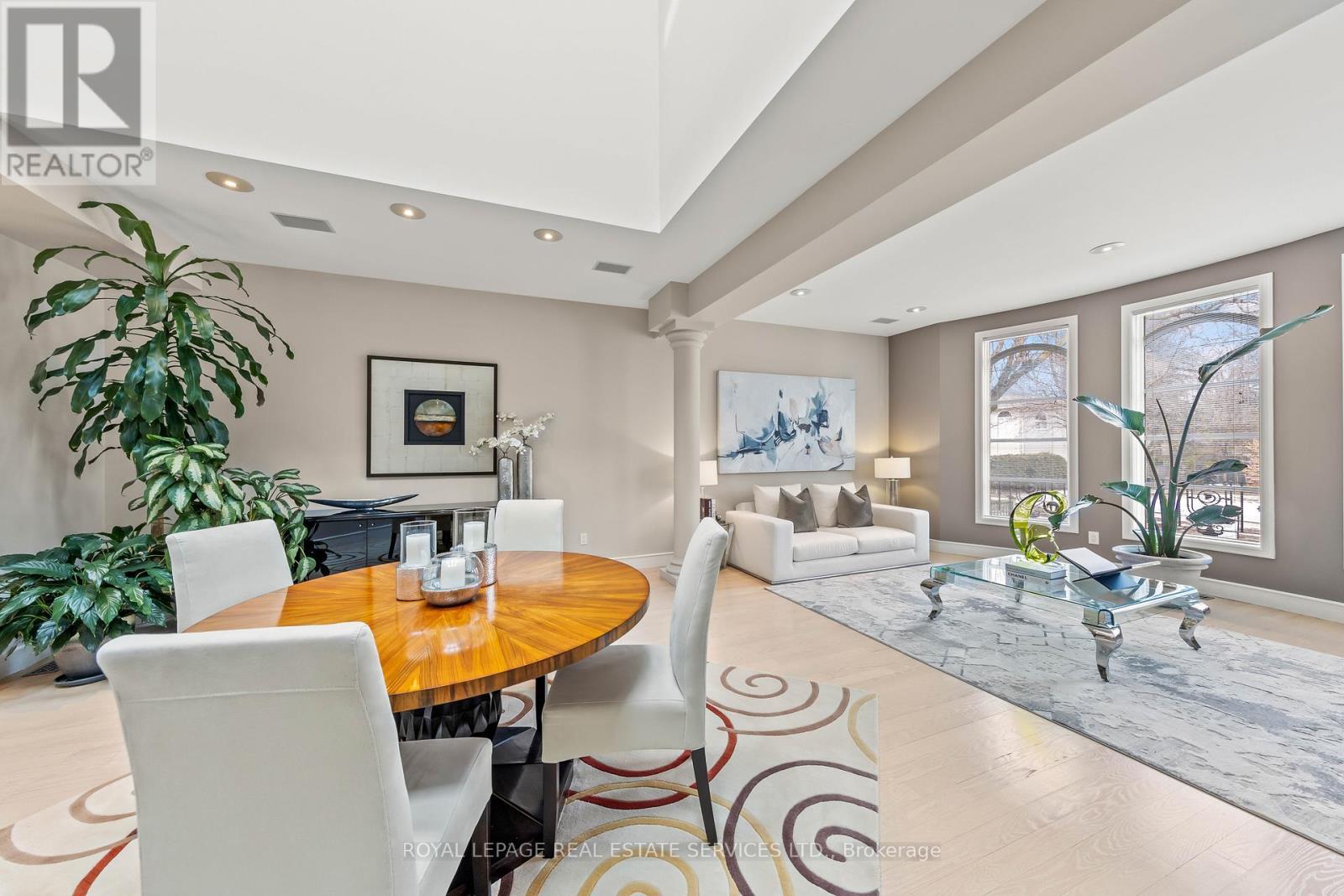 












477 OLD ORCHARD GROVE

,
Toronto,




Ontario
M5M2G3

