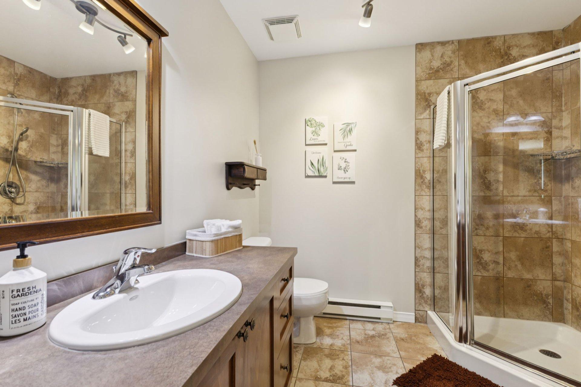









1812


Ch. du Golf

,
Mont-Tremblant,




QC
J8E2K6

