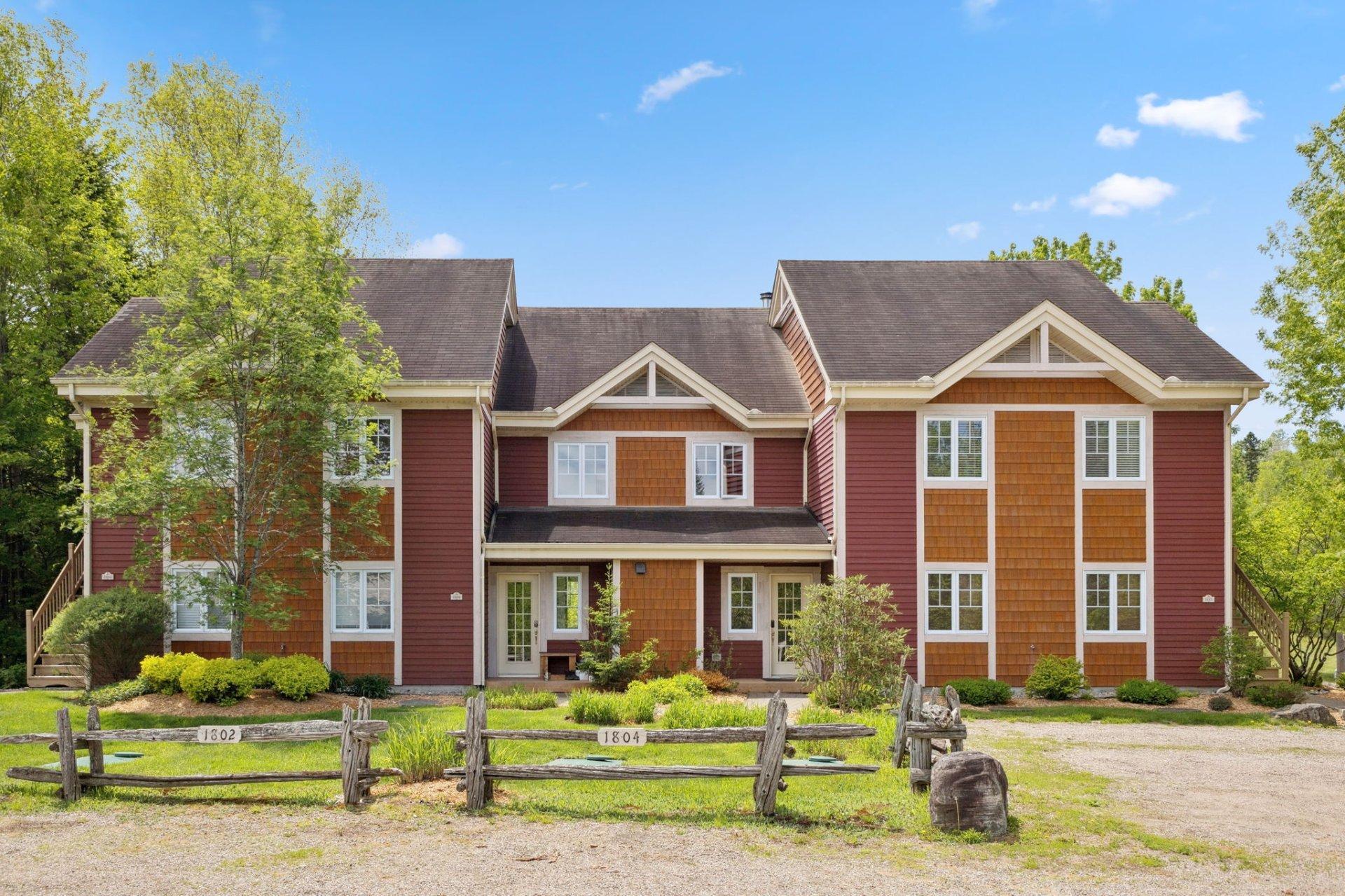 









1812


Ch. du Golf

,
Mont-Tremblant,




QC
J8E2K6

