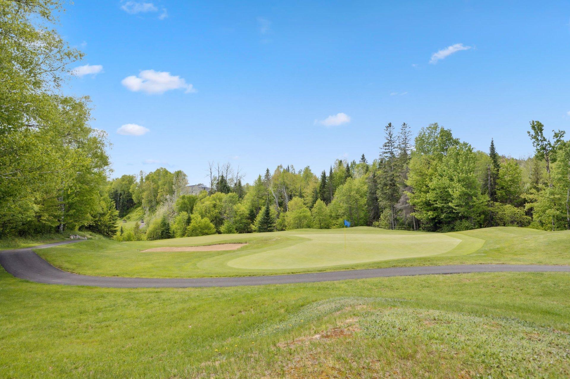 









1812


Ch. du Golf

,
Mont-Tremblant,




QC
J8E2K6

