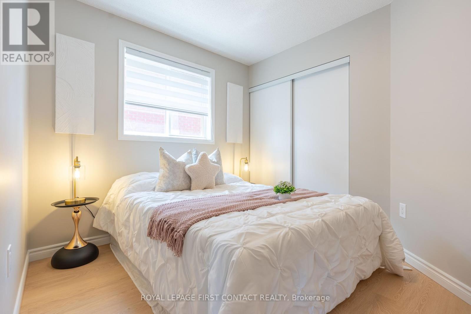












60 WILLIAM PADDISON DRIVE

,
Barrie,




Ontario
L4M0G4

