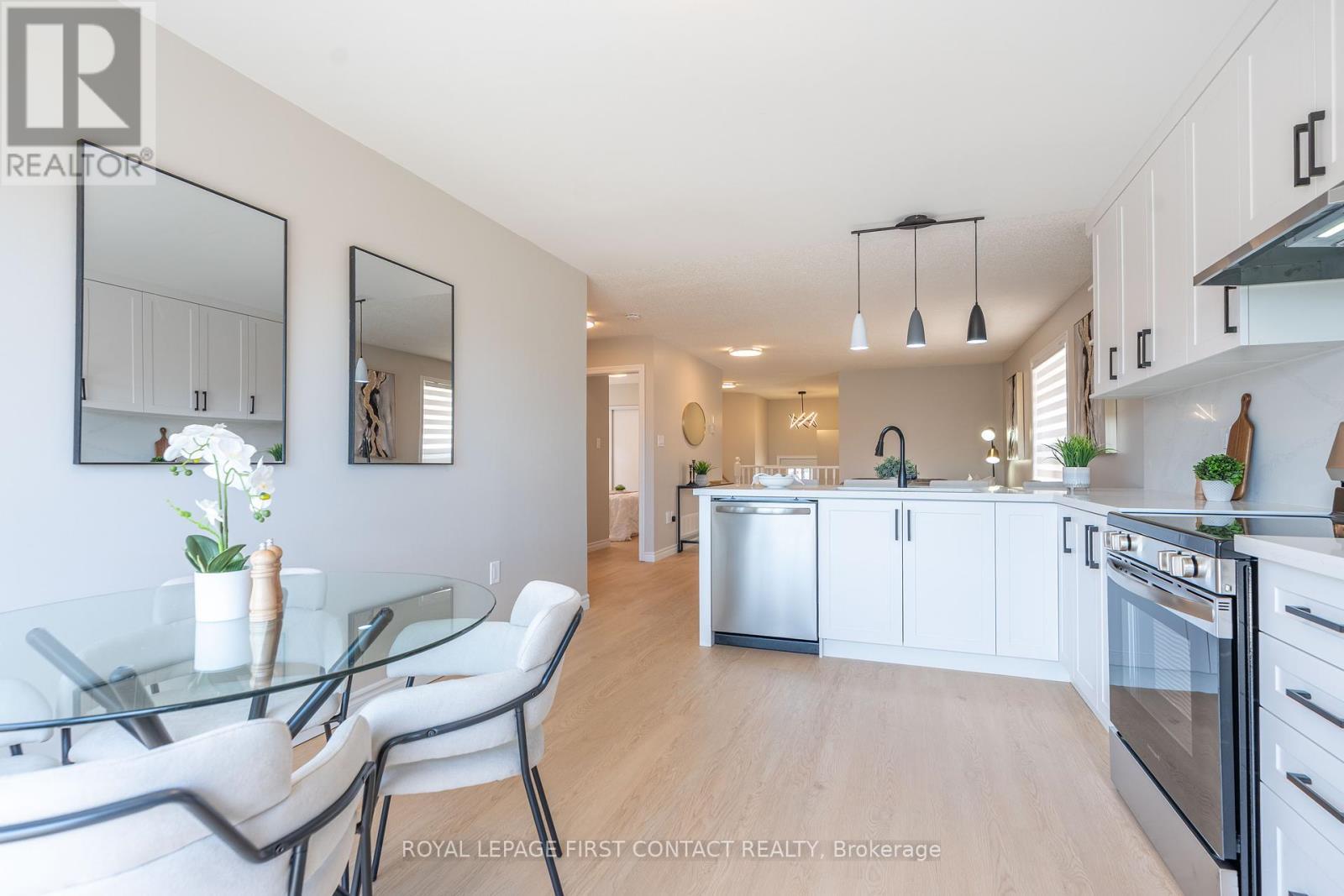 












60 WILLIAM PADDISON DRIVE

,
Barrie,




Ontario
L4M0G4

