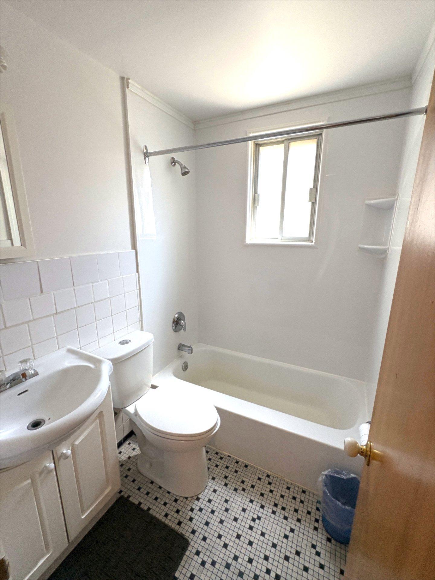 









5221

 - 5225


Boul. Lalande

,
Montréal (Pierrefonds-Roxboro),




QC
H8Y1W3

