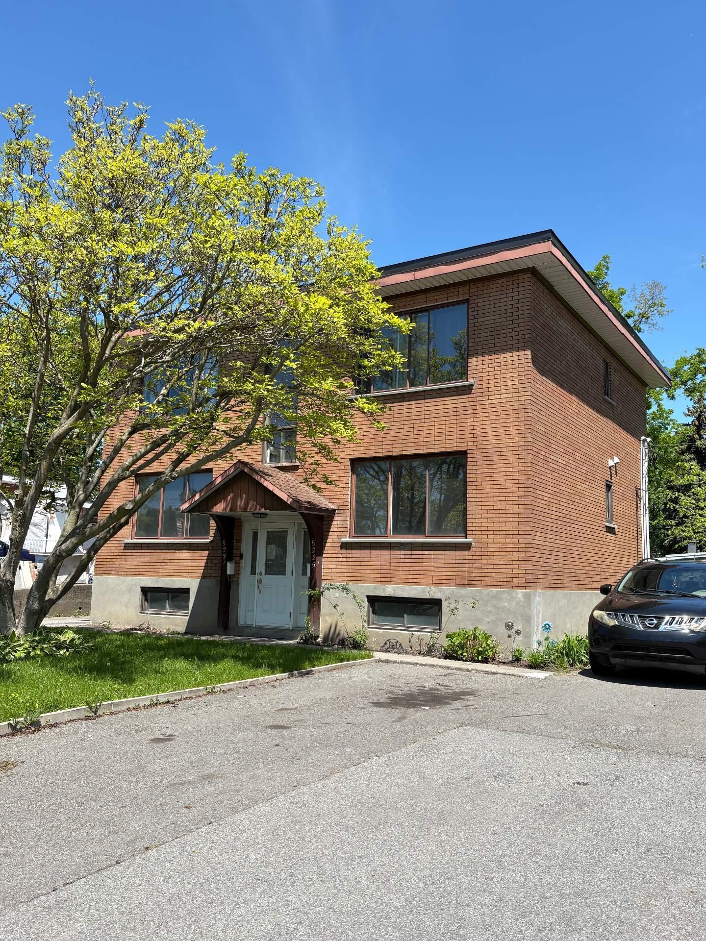 









5221

 - 5225


Boul. Lalande

,
Montréal (Pierrefonds-Roxboro),




QC
H8Y1W3

