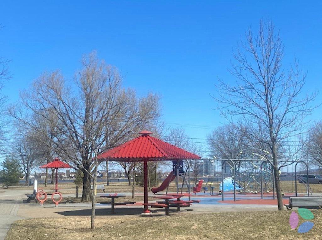 









5221

 - 5225


Boul. Lalande

,
Montréal (Pierrefonds-Roxboro),




QC
H8Y1W3

