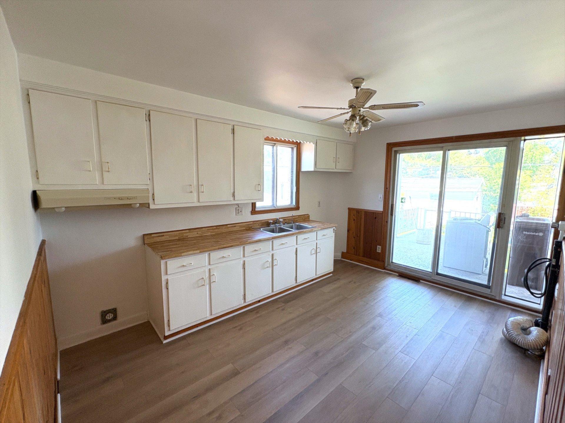









5221

 - 5225


Boul. Lalande

,
Montréal (Pierrefonds-Roxboro),




QC
H8Y1W3

