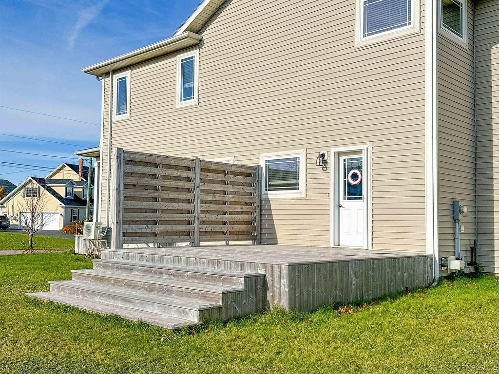 












25 Carrington Road

,
Stratford,




PE
C1B 1L6

