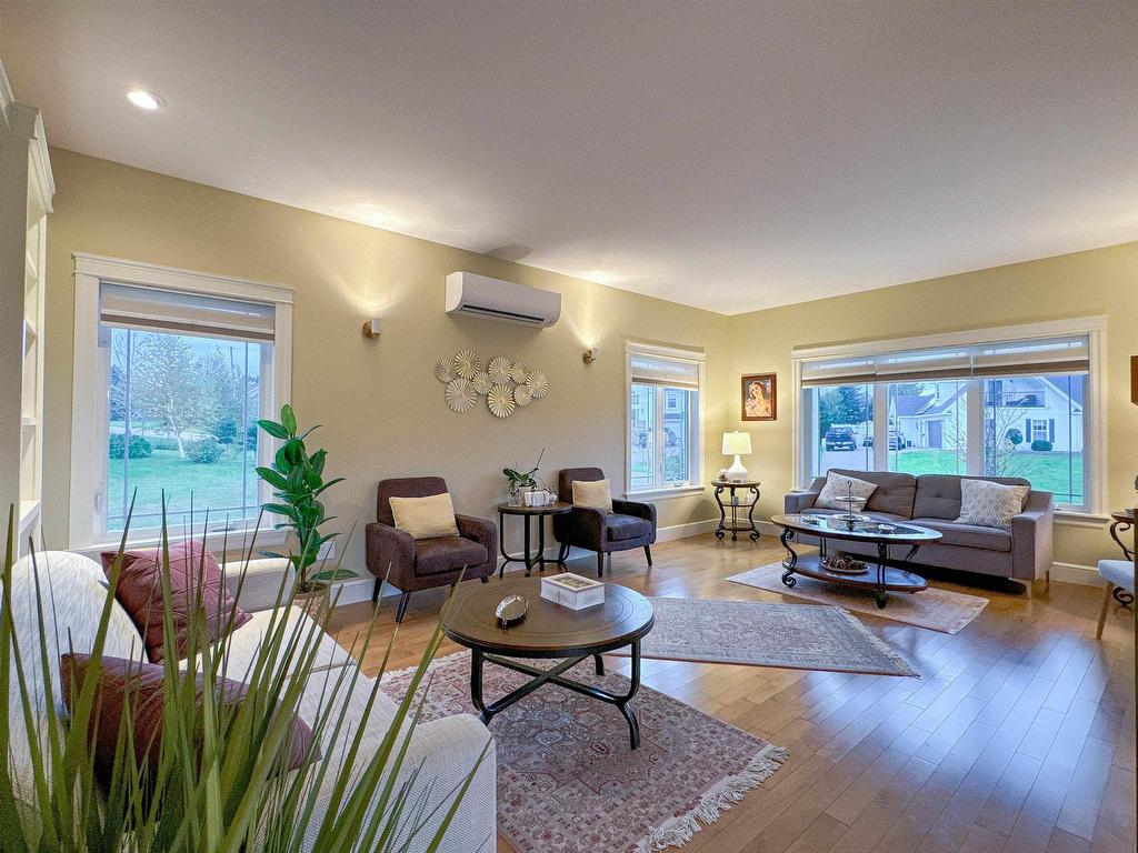 












25 Carrington Road

,
Stratford,




PE
C1B 1L6

