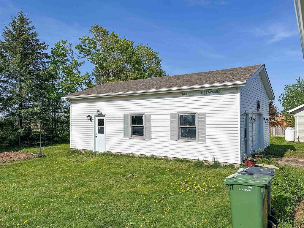 












29 Amanda Drive

,
East Royalty,




PE
C1C 0A1

