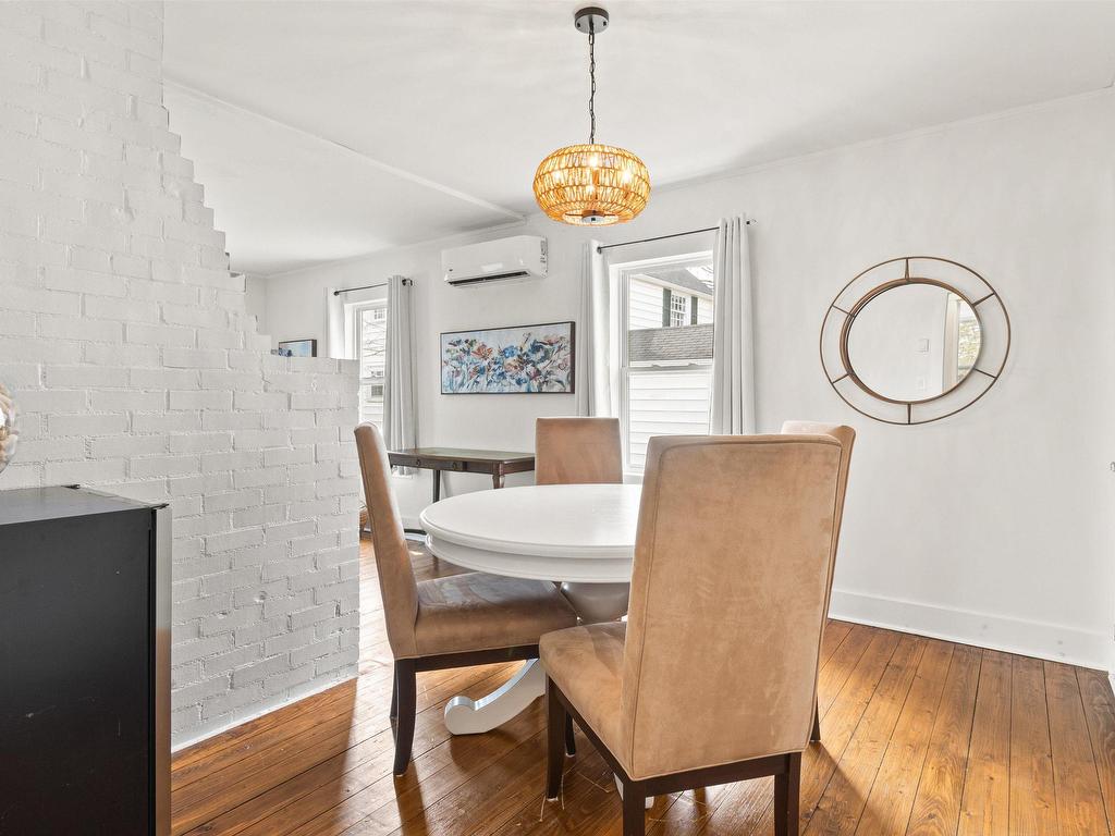 












89 Queen Street

,
Chester,




NS
B0J 1J0


