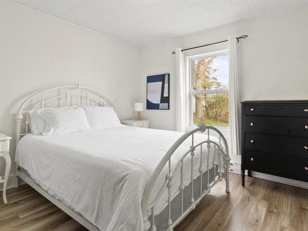 












89 Queen Street

,
Chester,




NS
B0J 1J0

