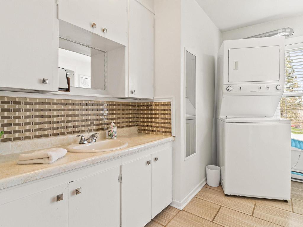 












89 Queen Street

,
Chester,




NS
B0J 1J0

