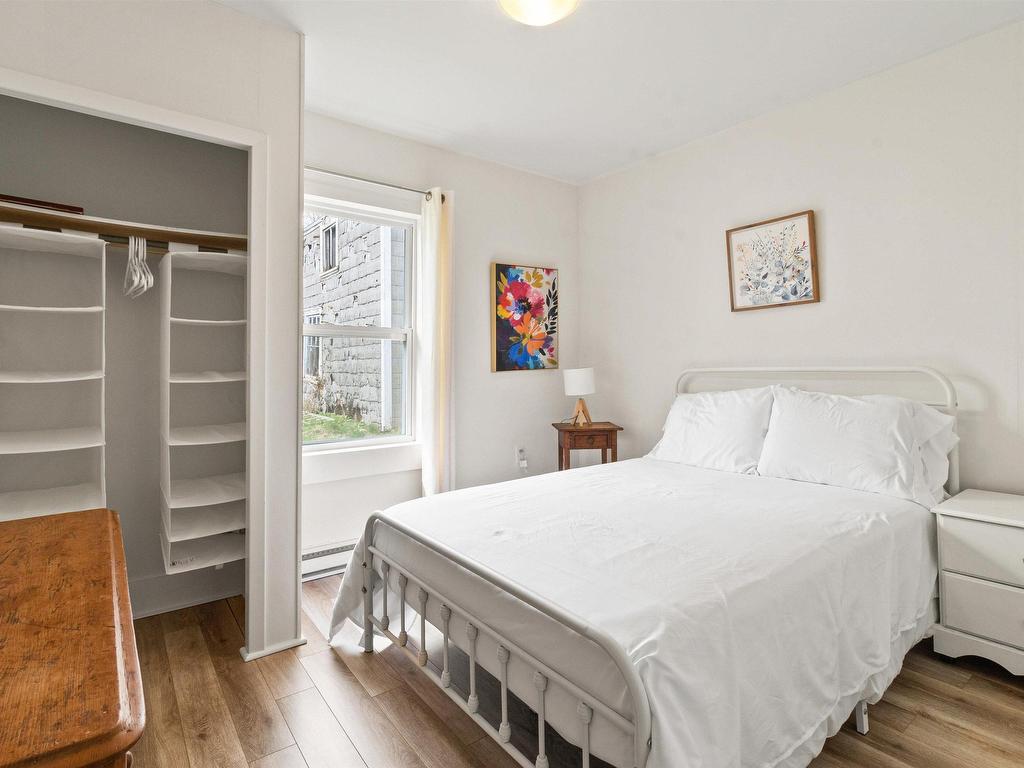 












89 Queen Street

,
Chester,




NS
B0J 1J0

