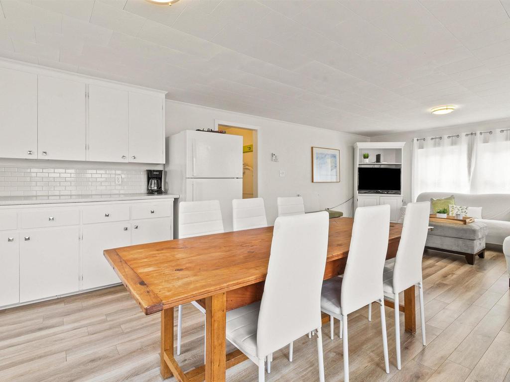 












89 Queen Street

,
Chester,




NS
B0J 1J0

