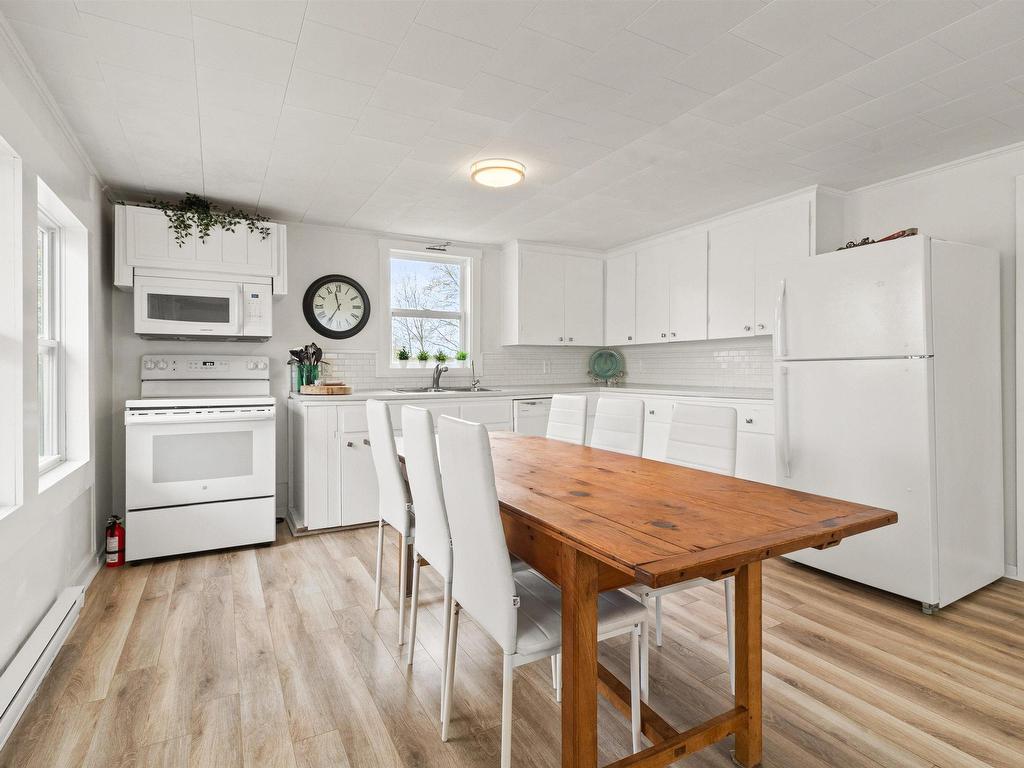 












89 Queen Street

,
Chester,




NS
B0J 1J0

