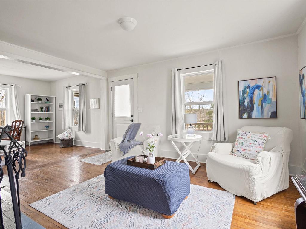 












89 Queen Street

,
Chester,




NS
B0J 1J0

