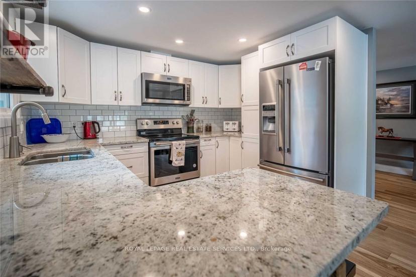 












2365 SELWYN BAY LANE

,
Selwyn,




Ontario
K0L2H0

