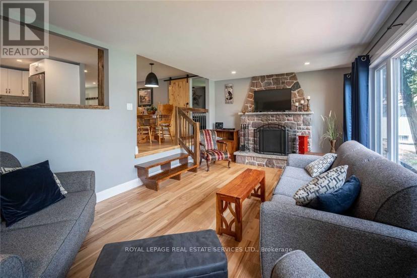 












2365 SELWYN BAY LANE

,
Selwyn,




Ontario
K0L2H0

