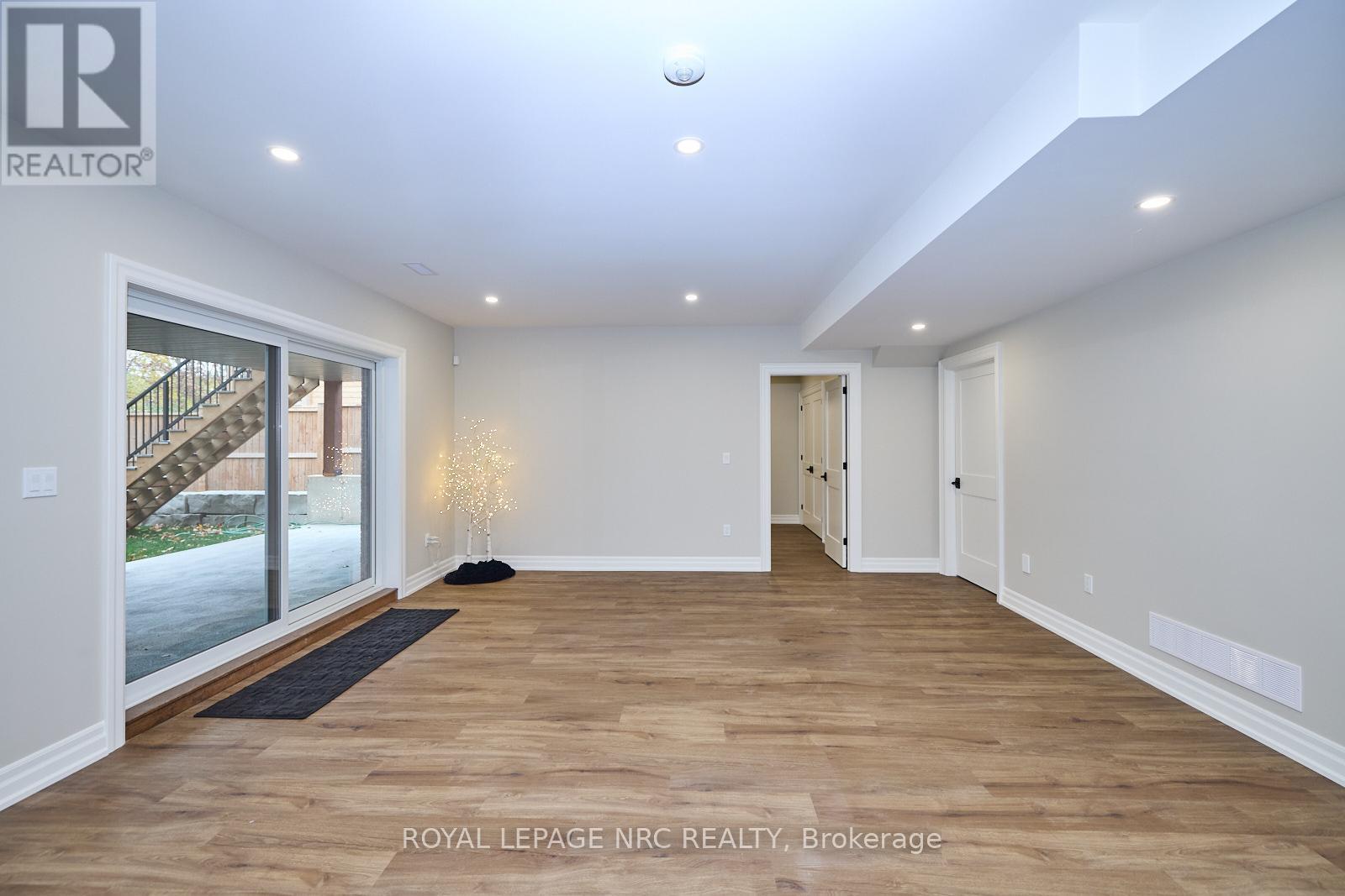 












1125 BALFOUR STREET

,
Pelham (Fenwick),




Ontario
L0S1C0


