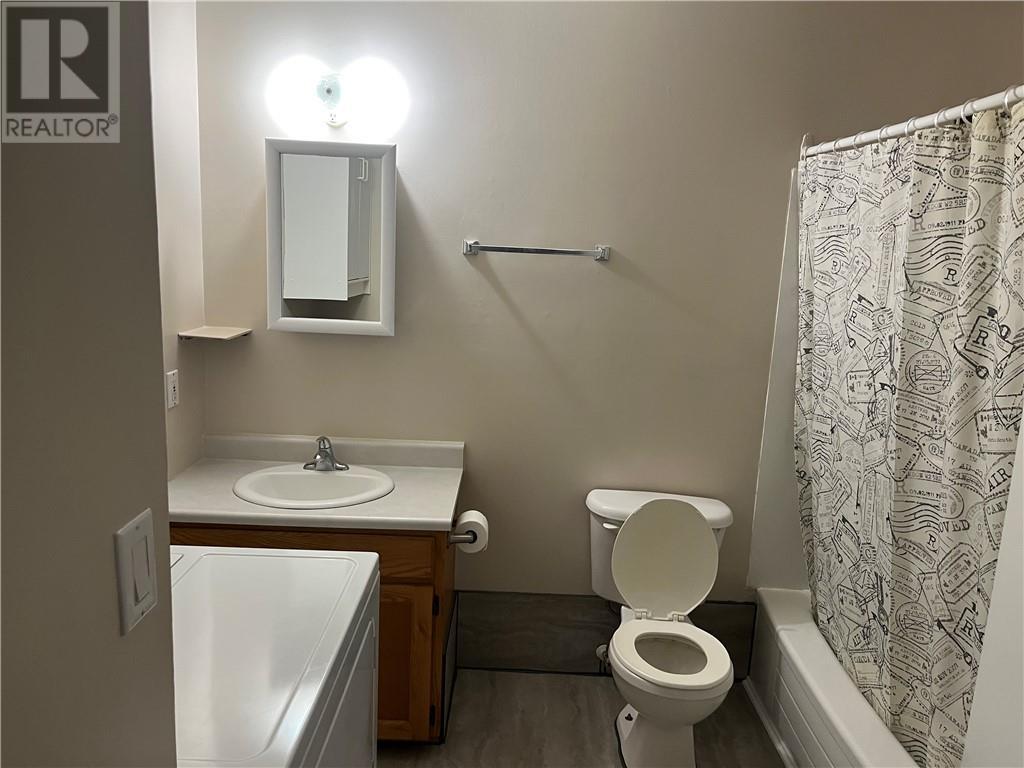 












56 Notre Dame Street

,
Azilda,




Ontario
P0M1B0

