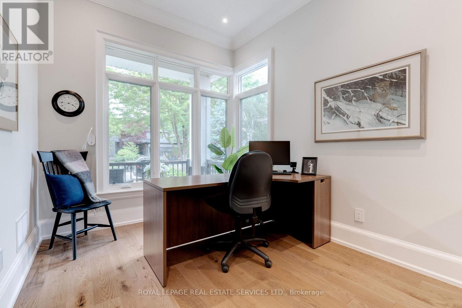 












284 DOUGLAS AVENUE

,
Oakville,




Ontario
L6J3S4


