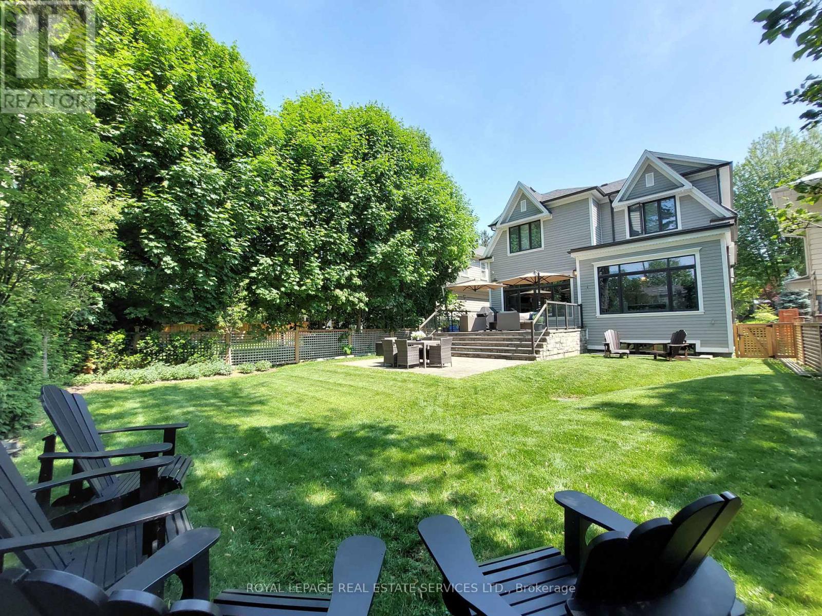 












284 DOUGLAS AVENUE

,
Oakville,




Ontario
L6J3S4

