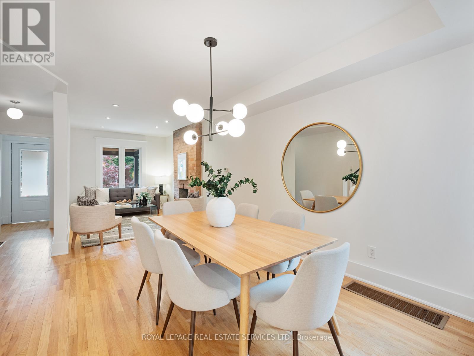 












193 CAMPBELL AVENUE

,
Toronto,




Ontario
M6P3V5

