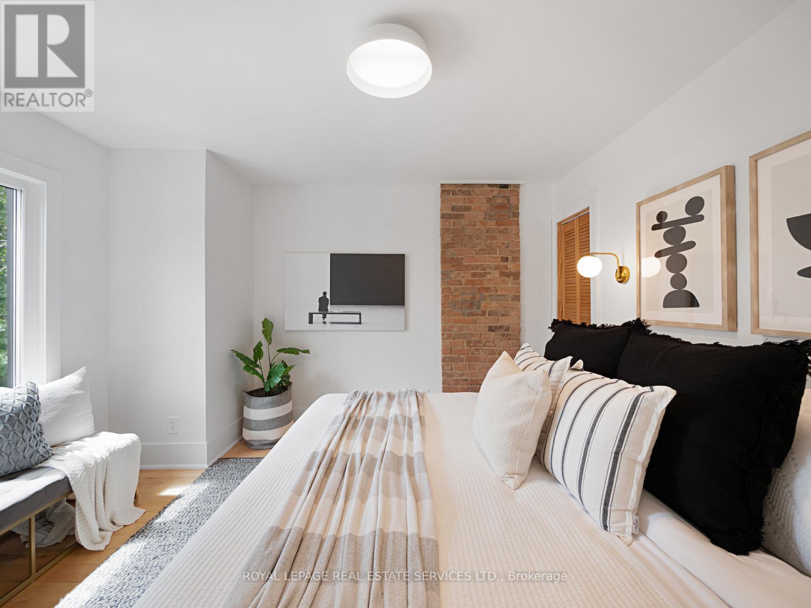 












193 CAMPBELL AVENUE

,
Toronto,




Ontario
M6P3V5

