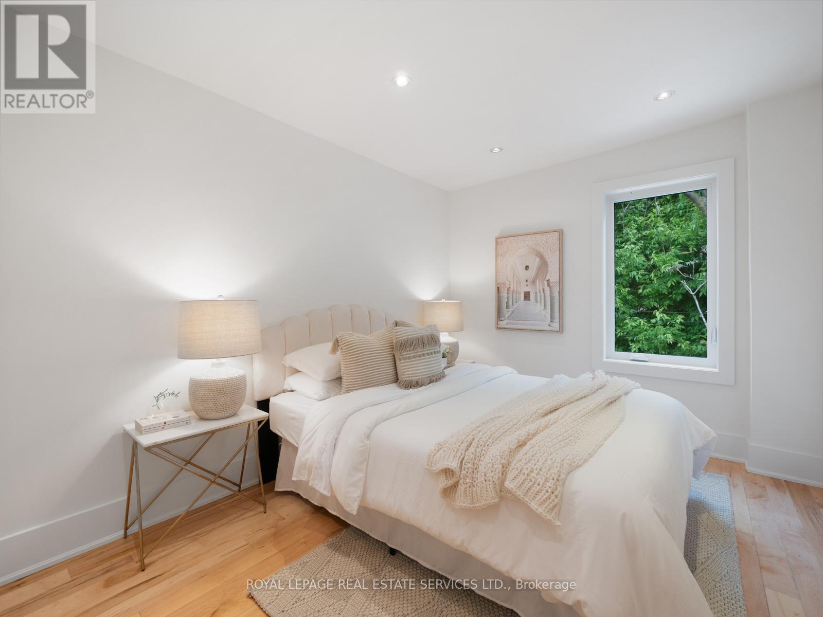 












193 CAMPBELL AVENUE

,
Toronto,




Ontario
M6P3V5

