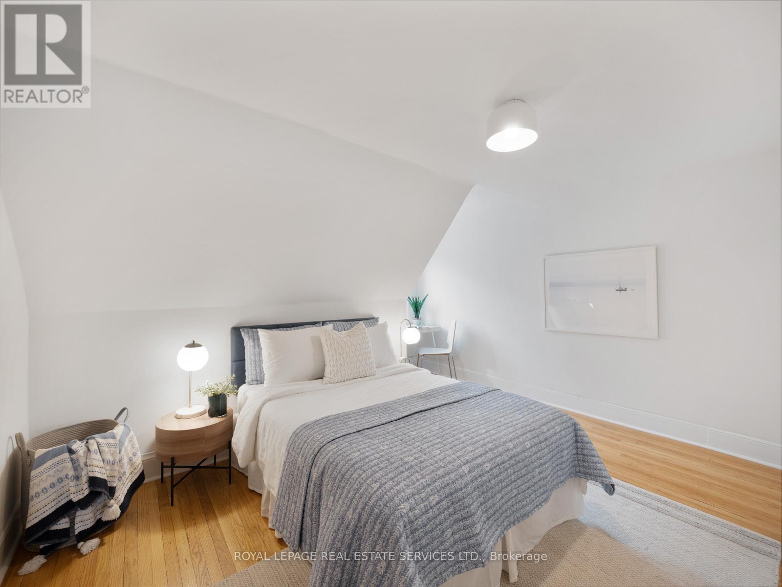 












193 CAMPBELL AVENUE

,
Toronto,




Ontario
M6P3V5

