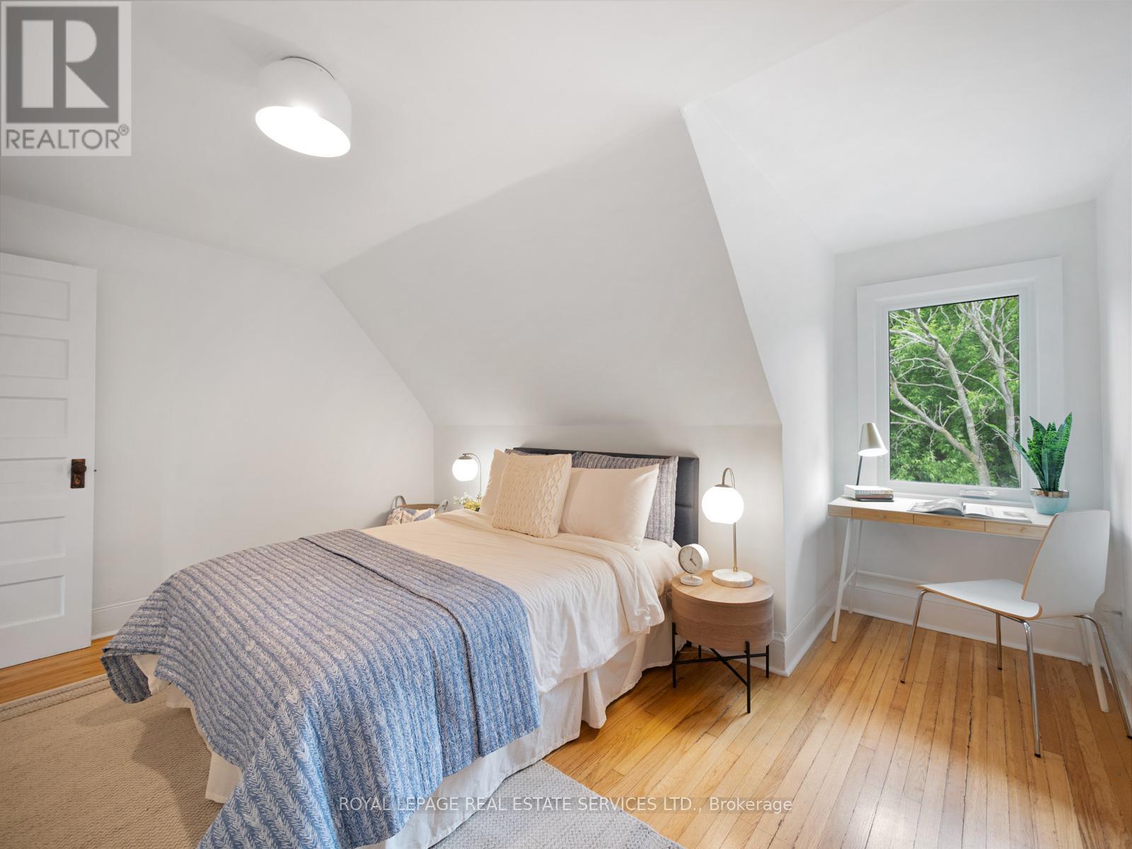 












193 CAMPBELL AVENUE

,
Toronto,




Ontario
M6P3V5

