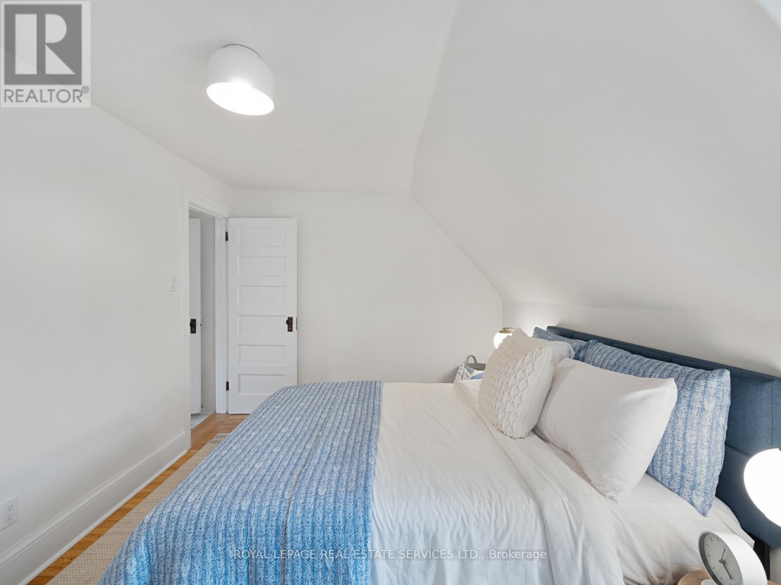 












193 CAMPBELL AVENUE

,
Toronto,




Ontario
M6P3V5

