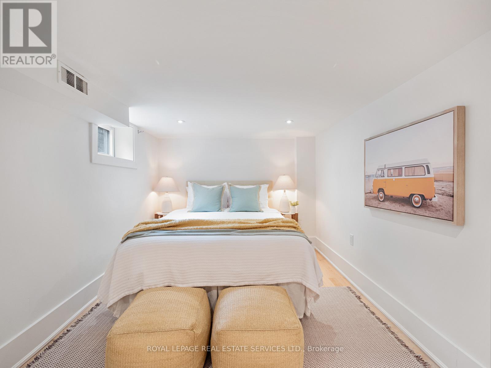 












193 CAMPBELL AVENUE

,
Toronto,




Ontario
M6P3V5

