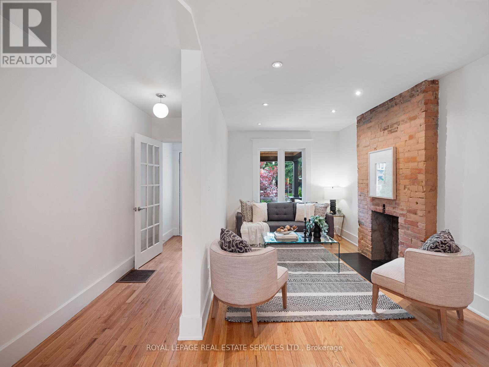 












193 CAMPBELL AVENUE

,
Toronto,




Ontario
M6P3V5

