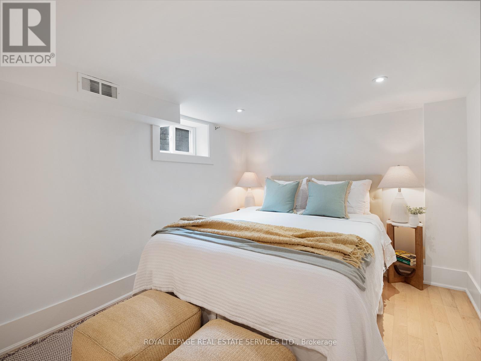 












193 CAMPBELL AVENUE

,
Toronto,




Ontario
M6P3V5

