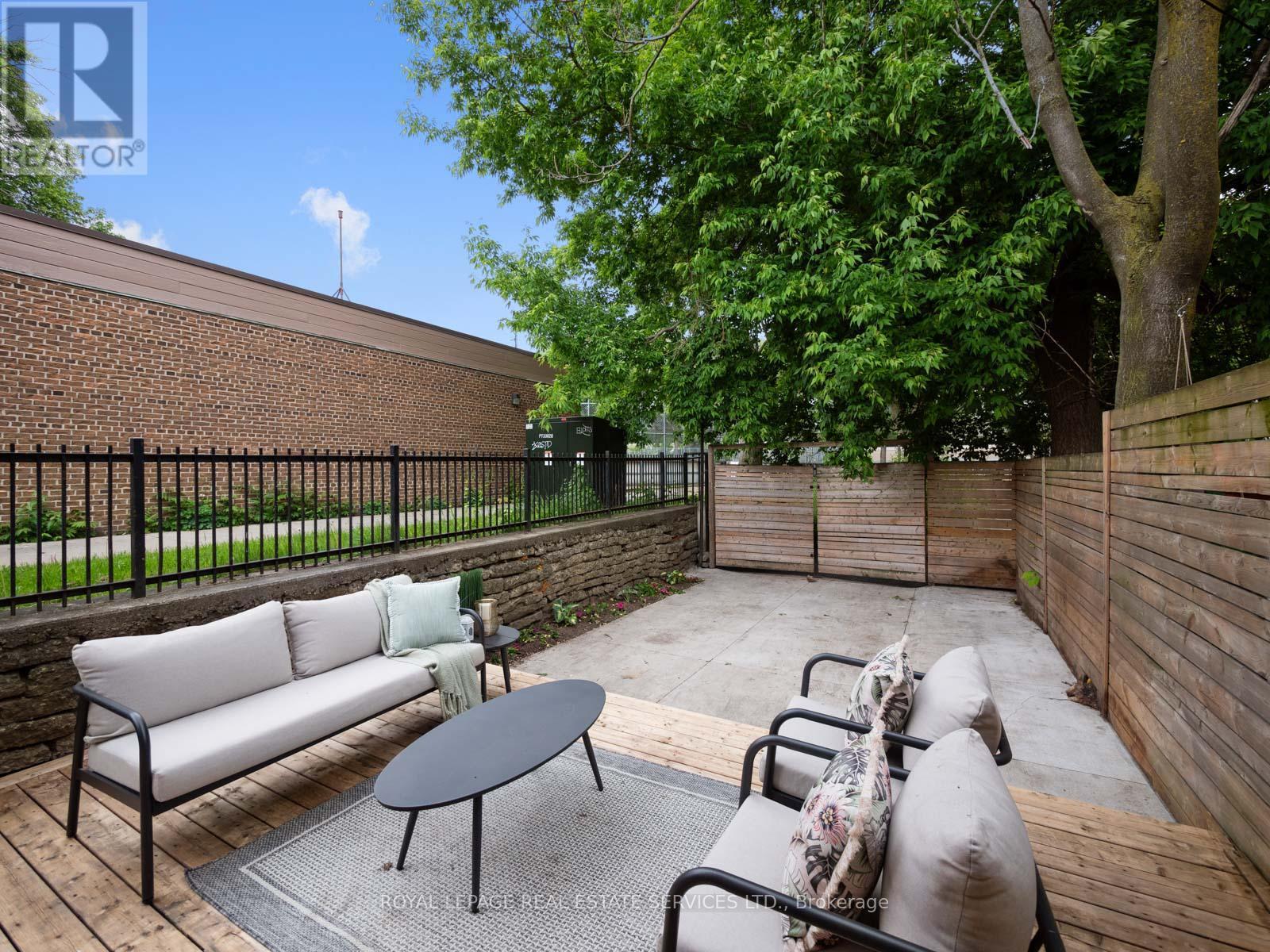 












193 CAMPBELL AVENUE

,
Toronto,




Ontario
M6P3V5

