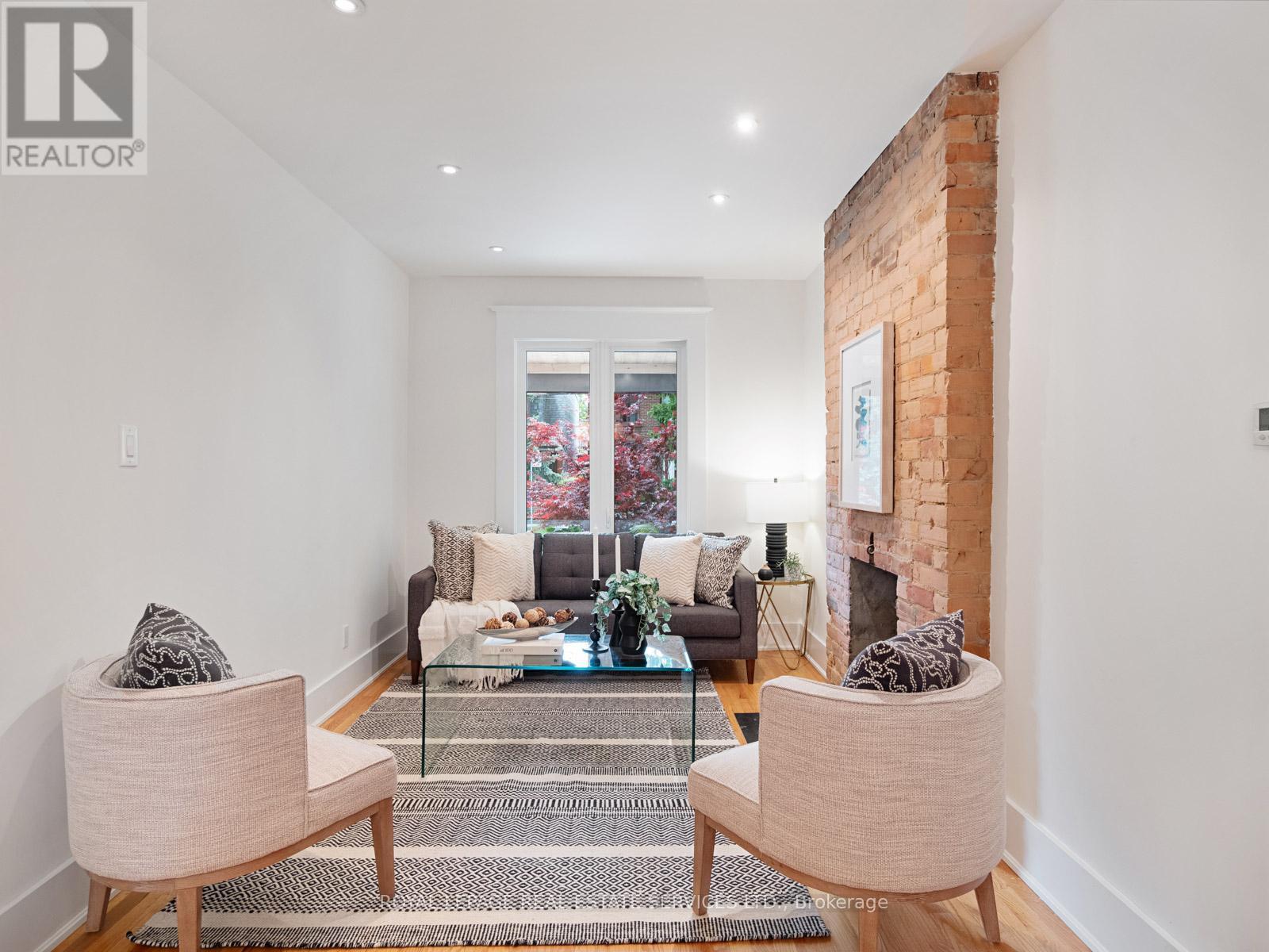 












193 CAMPBELL AVENUE

,
Toronto,




Ontario
M6P3V5


