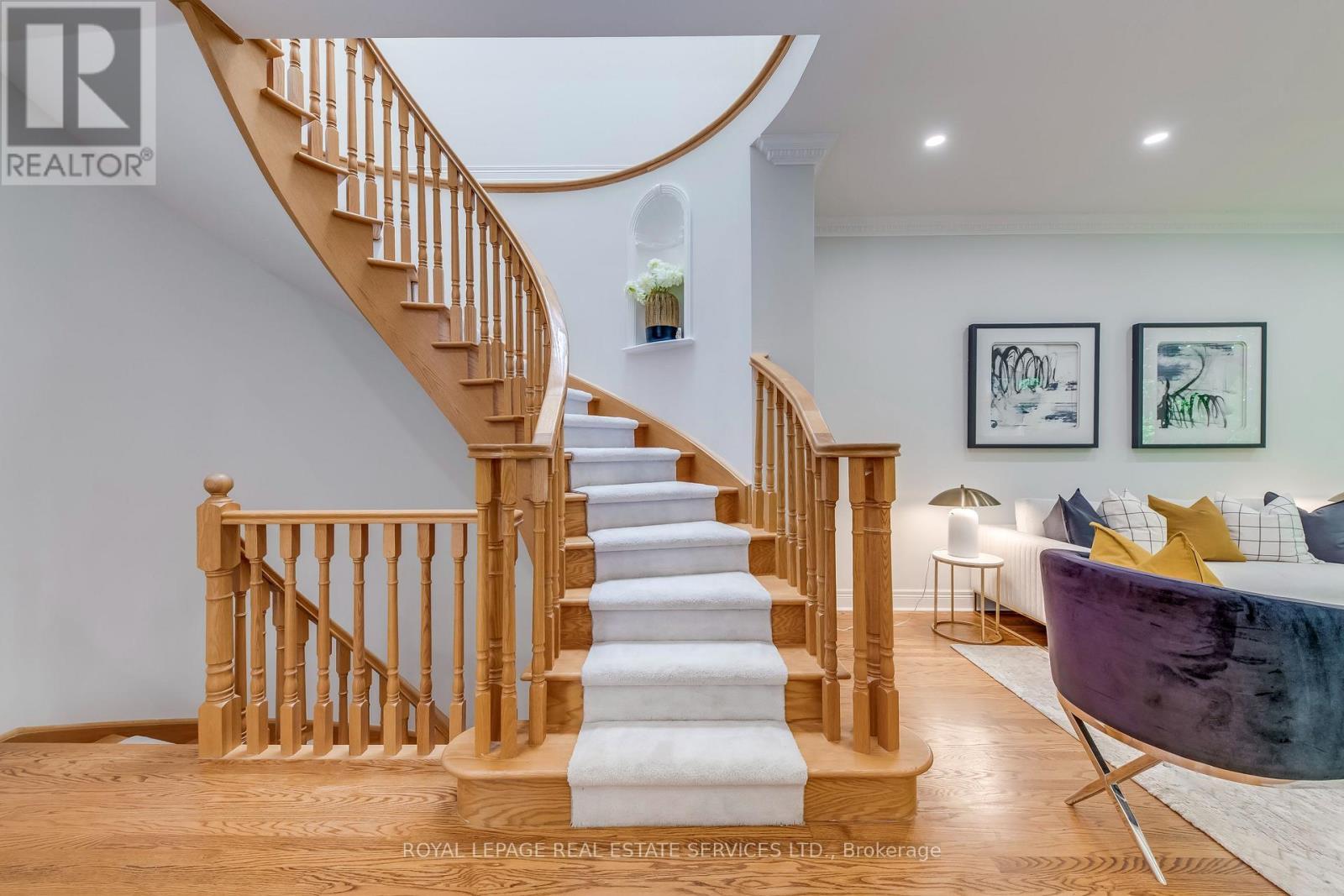 












10 - 2303 HILL RIDGE COURT

,
Oakville,




Ontario
L6M3N3

