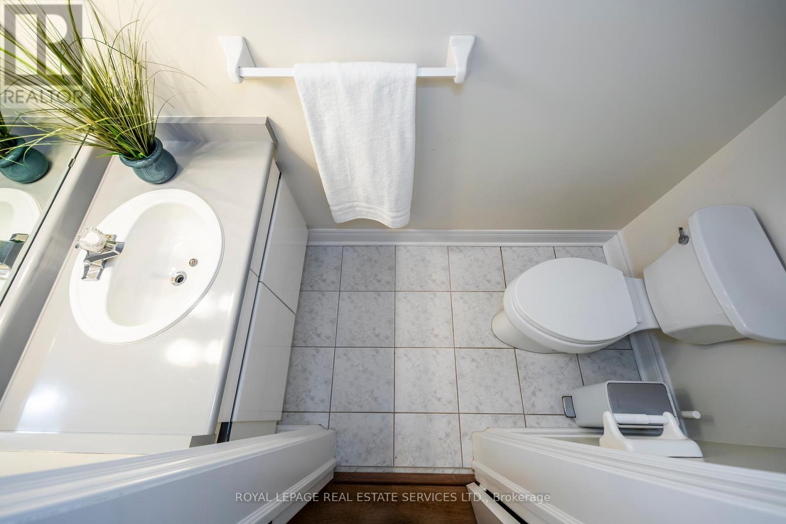 












10 - 2303 HILL RIDGE COURT

,
Oakville,




Ontario
L6M3N3

