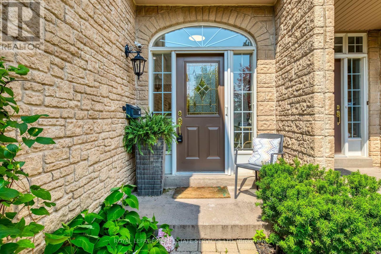 












10 - 2303 HILL RIDGE COURT

,
Oakville,




Ontario
L6M3N3

