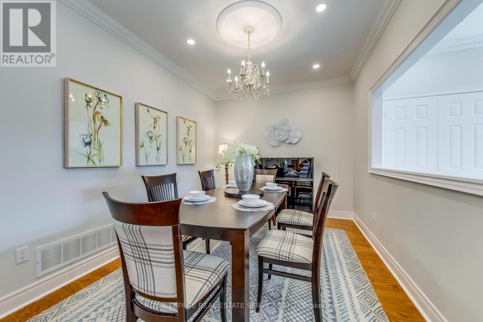 












10 - 2303 HILL RIDGE COURT

,
Oakville,




Ontario
L6M3N3

