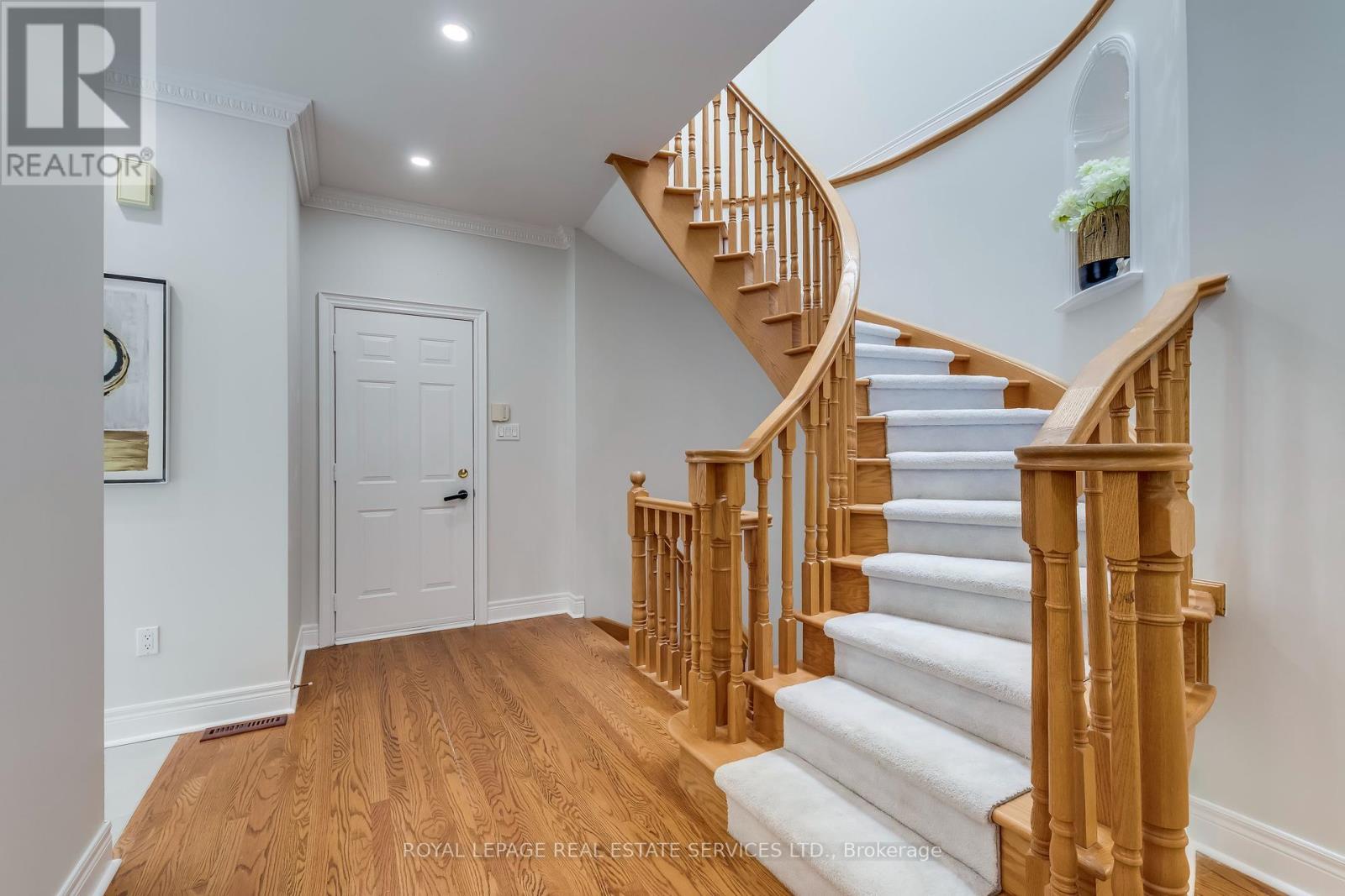 












10 - 2303 HILL RIDGE COURT

,
Oakville,




Ontario
L6M3N3

