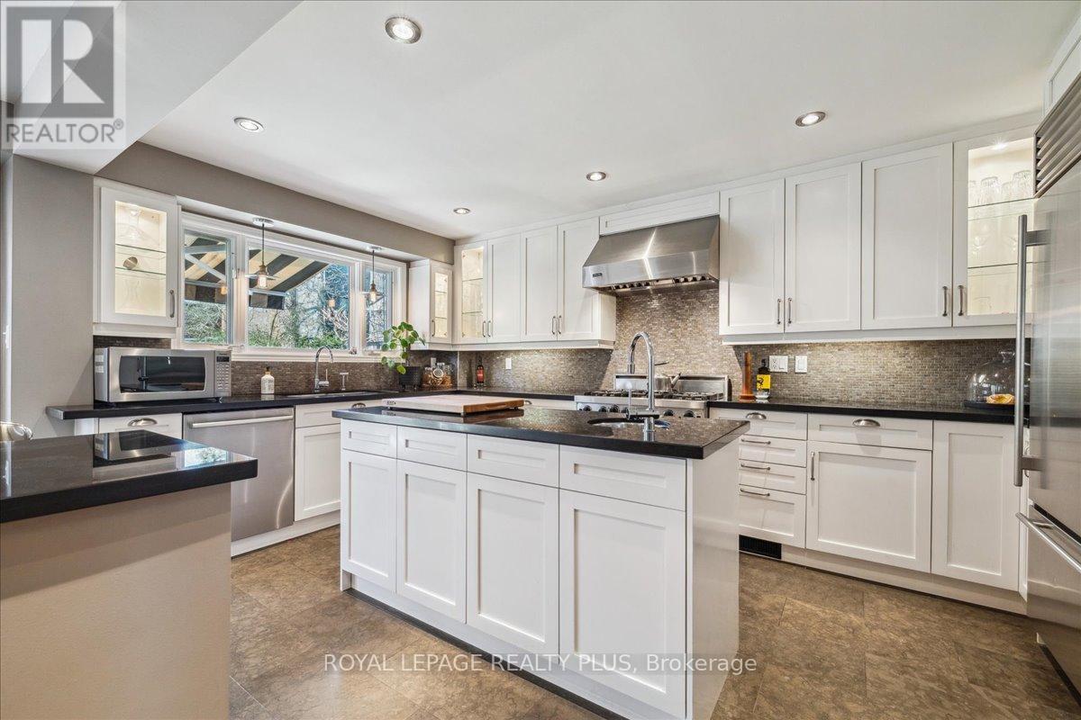 












3413 AUTUMNLEAF CRESCENT

,
Mississauga,




Ontario
L5L1K6

