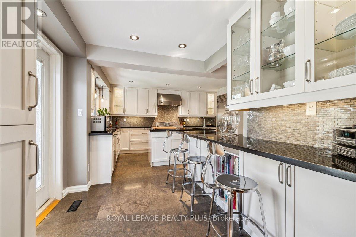 












3413 AUTUMNLEAF CRESCENT

,
Mississauga,




Ontario
L5L1K6

