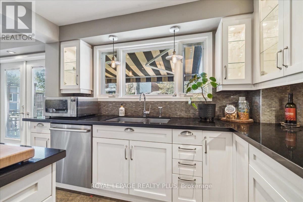 












3413 AUTUMNLEAF CRESCENT

,
Mississauga,




Ontario
L5L1K6

