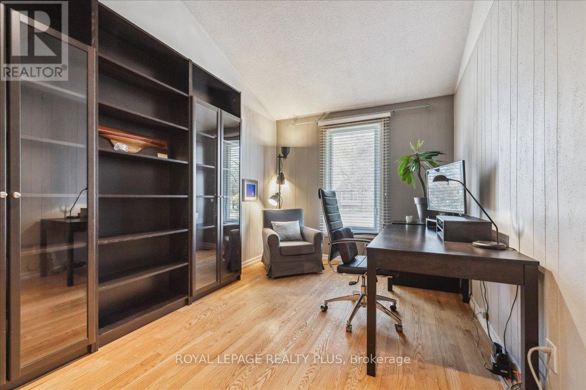 












3413 AUTUMNLEAF CRESCENT

,
Mississauga,




Ontario
L5L1K6

