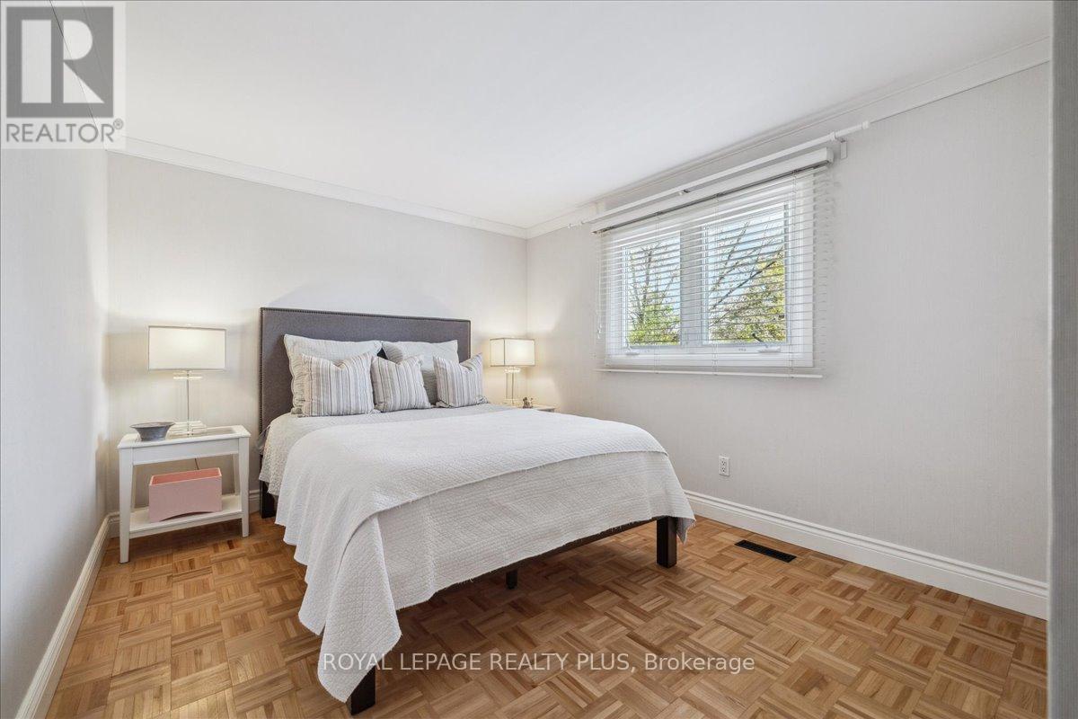 












3413 AUTUMNLEAF CRESCENT

,
Mississauga,




Ontario
L5L1K6

