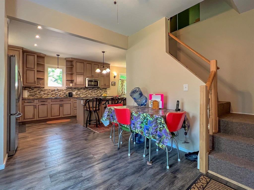 












330 Oak Drive

,
Oak Lake Beach,




Manitoba
R0M1P0

