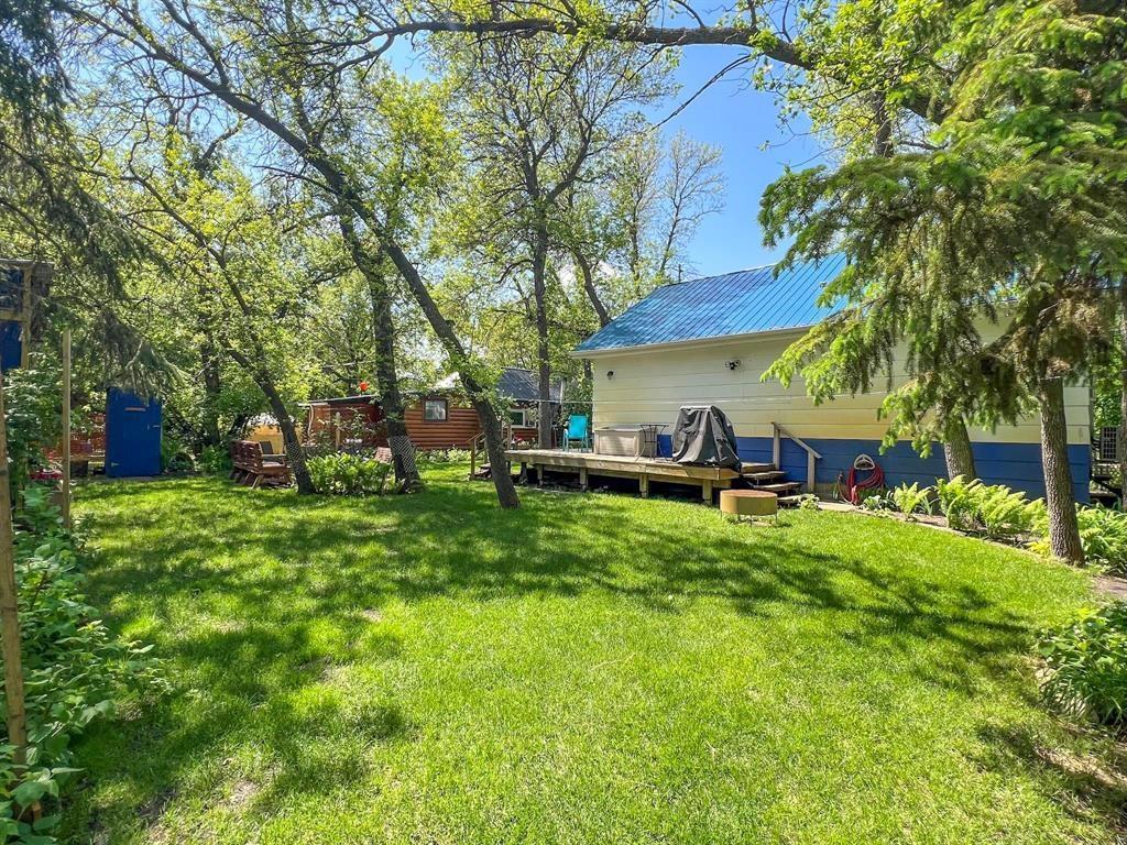 












330 Oak Drive

,
Oak Lake Beach,




Manitoba
R0M1P0

