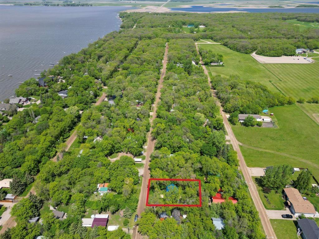












330 Oak Drive

,
Oak Lake Beach,




Manitoba
R0M1P0

